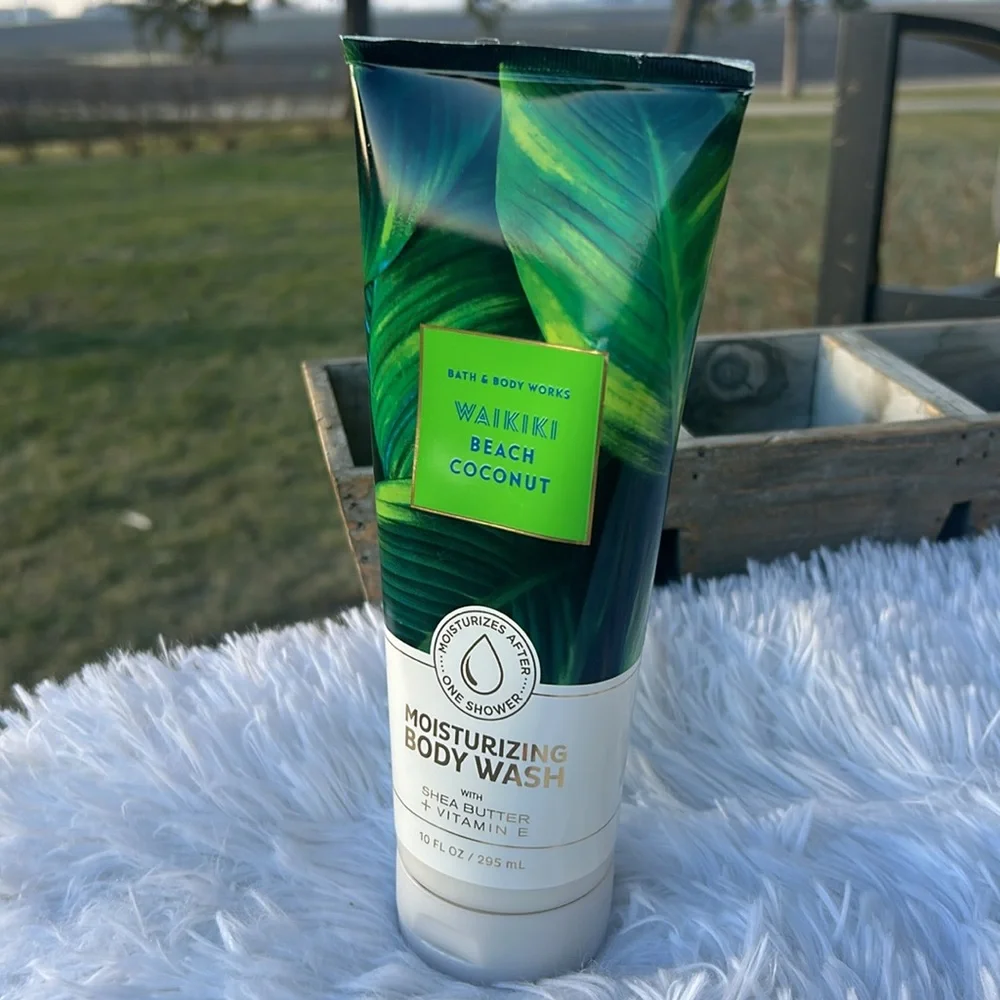 Bath & Body Works Waikiki Beach Coconut Moisturizing Body Wash NEW